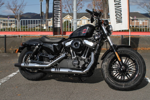000-XL1200X_2019_1.jpg