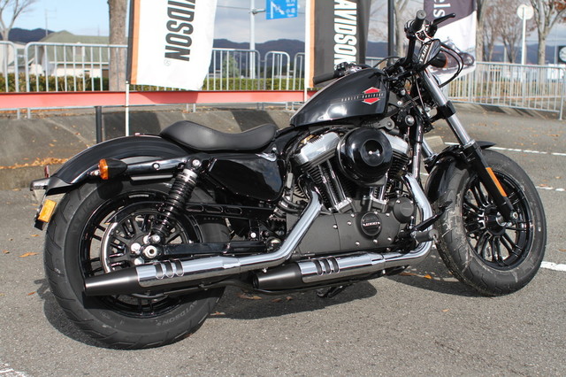 004-XL1200X_2019_1.jpg