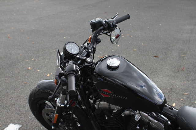 010-XL1200X_2019_1.jpg